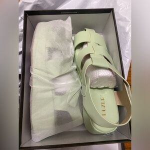 NIB Womens Platform Fisherman Wedge Sandals size 9.5